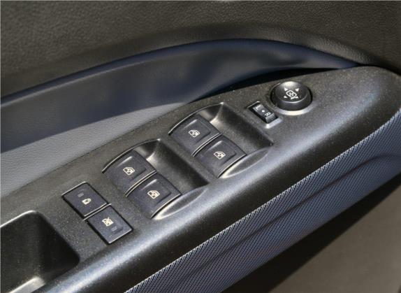 库罗德 2017款 Z71 猎鹰版 车厢座椅   门窗控制
