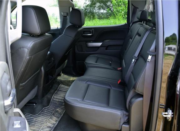 索罗德 2017款 6.2L LTZ+ Z71 MidNight幻影版 车厢座椅   后排空间