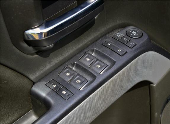 索罗德 2017款 6.2L LTZ+ Z71 MidNight幻影版 车厢座椅   门窗控制
