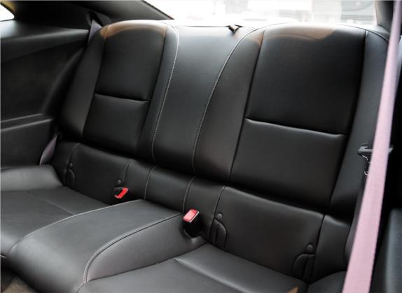 科迈罗 2011款 3.6L 传奇性能版 车厢座椅   后排空间