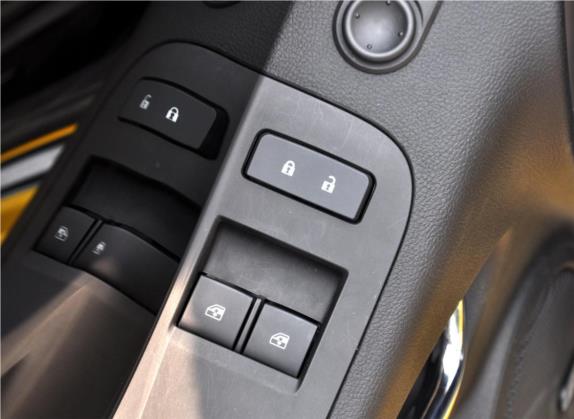 科迈罗 2012款 3.6L 变形金刚限量版 车厢座椅   门窗控制