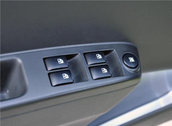 斯帕可 2011款 1.0 SX AT 车厢座椅   门窗控制