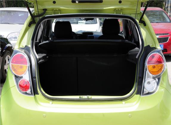 斯帕可 2011款 1.0 SE MT 车厢座椅   后备厢