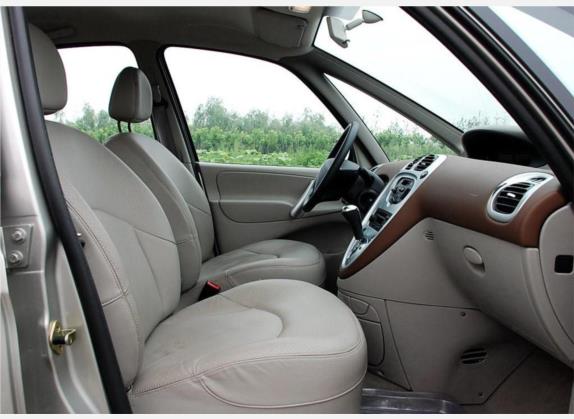 毕加索 2007款 2.0L 自动 车厢座椅   前排空间