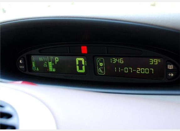 毕加索 2007款 2.0L 自动 中控类   仪表盘