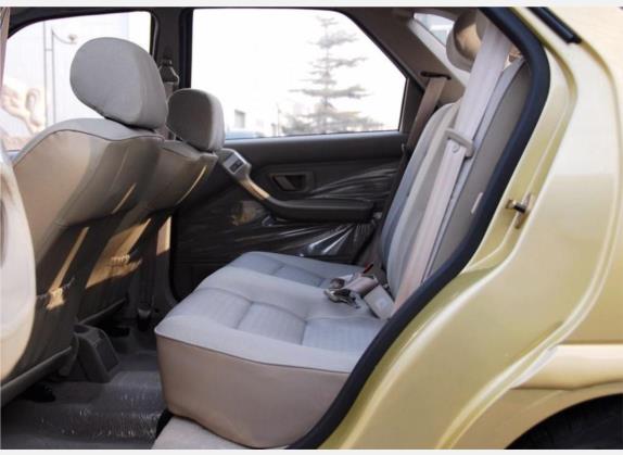 富康 2007款 1.6L 手动16V 车厢座椅   后排空间