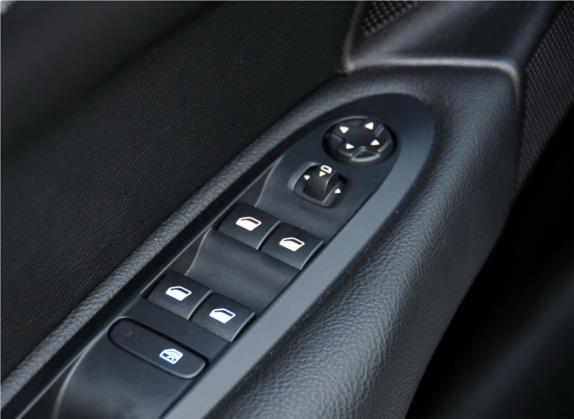 雪铁龙C4L 2013款 1.6THP 自动劲智版 车厢座椅   门窗控制