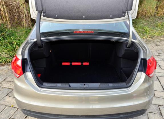 雪铁龙C4L 2013款 1.6THP 自动劲享版 车厢座椅   后备厢