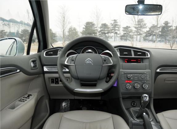 雪铁龙C4L 2013款 1.6L 手动劲智版 中控类   驾驶位