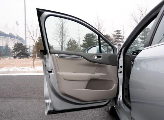 雪铁龙C4L 2013款 1.6L 手动劲智版 车厢座椅   前门板