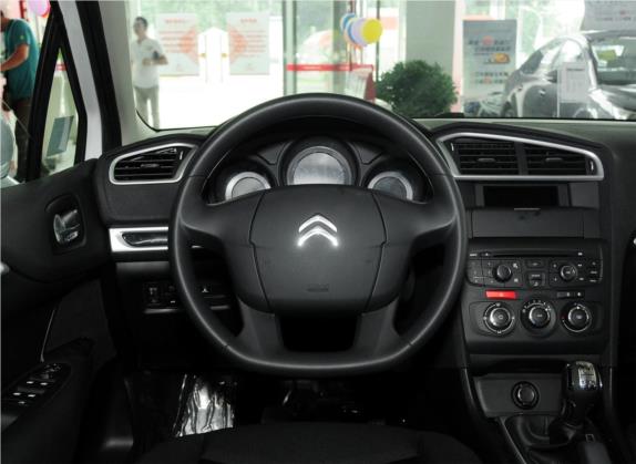 雪铁龙C4L 2013款 1.8L 手动劲享版 中控类   驾驶位