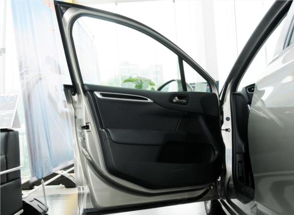 雪铁龙C4L 2013款 1.8L 自动劲享版 车厢座椅   前门板