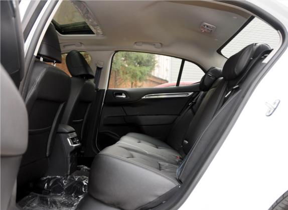 雪铁龙C4L 2013款 1.8L 自动劲驰版 车厢座椅   后排空间