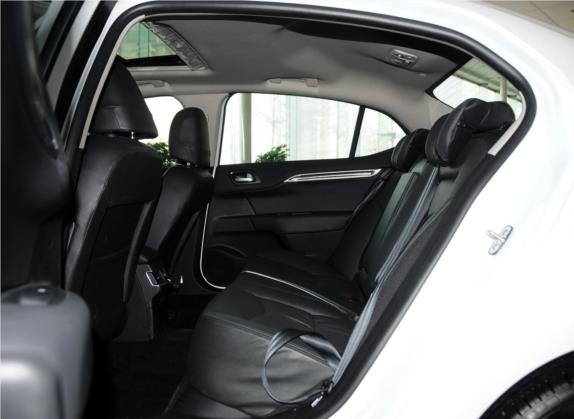 雪铁龙C4L 2014款 1.8L 智驱版 自动劲智型 车厢座椅   后排空间