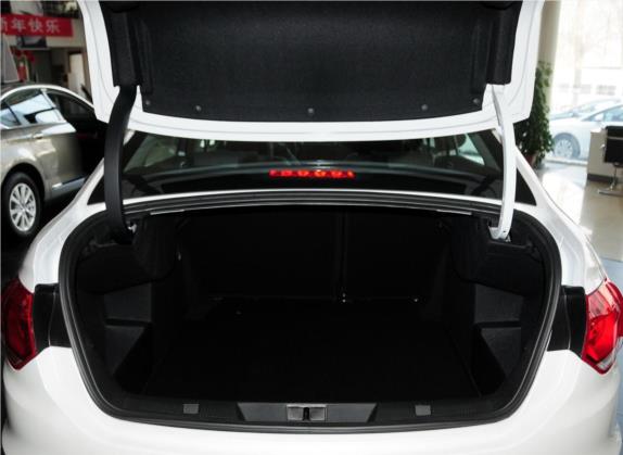 雪铁龙C4L 2014款 1.8L 智驱版 自动劲智型 车厢座椅   后备厢