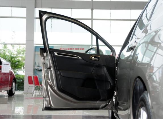 雪铁龙C4L 2014款 1.8L 智驱版 手动劲享型 车厢座椅   前门板