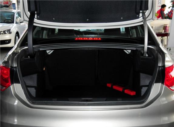 雪铁龙C4L 2014款 1.8L 智驱版 自动劲享型 车厢座椅   后备厢