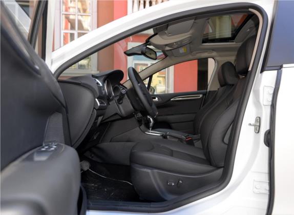雪铁龙C4L 2015款 1.2T 自动尊贵版 车厢座椅   前排空间