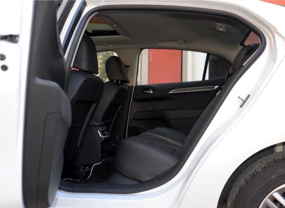 雪铁龙C4L 2015款 1.2T 自动尊贵版 车厢座椅   后排空间