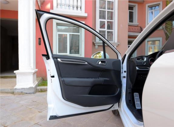 雪铁龙C4L 2015款 1.2T 自动尊贵版 车厢座椅   前门板
