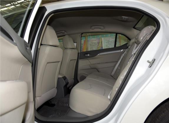 雪铁龙C4L 2015款 1.8L 手动领先版 车厢座椅   后排空间