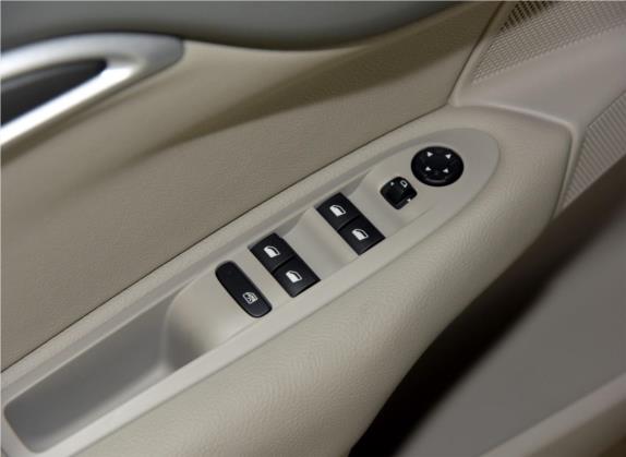雪铁龙C4L 2015款 1.8L 手动领先版 车厢座椅   门窗控制