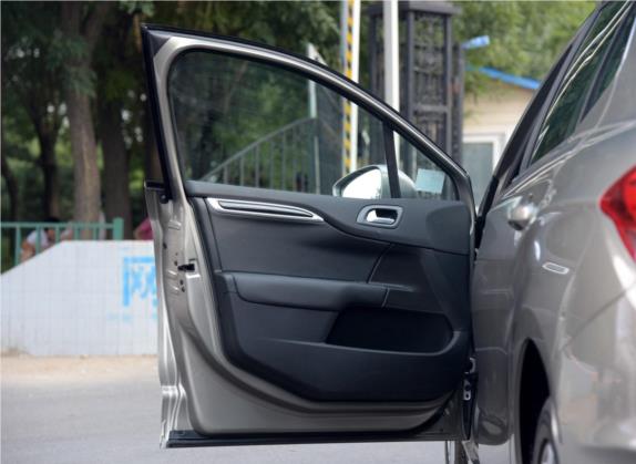 雪铁龙C4L 2015款 1.8L 自动豪华版 车厢座椅   前门板