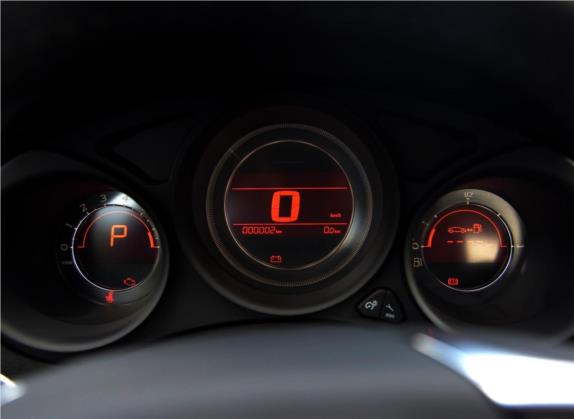 雪铁龙C4L 2015款 1.8L 自动豪华版 中控类   仪表盘