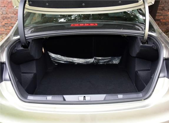 雪铁龙C4L 2015款 1.8L 自动尊贵版 车厢座椅   后备厢