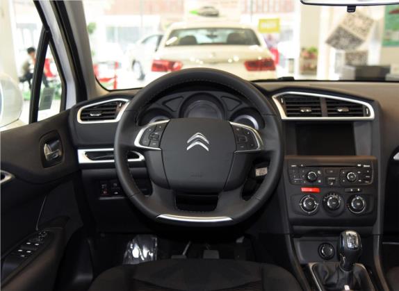 雪铁龙C4L 2015款 1.2T 手动豪华版 中控类   驾驶位