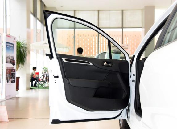 雪铁龙C4L 2015款 1.2T 手动豪华版 车厢座椅   前门板