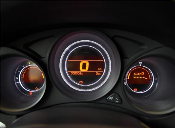雪铁龙C4L 2015款 1.2T 手动豪华版 中控类   仪表盘