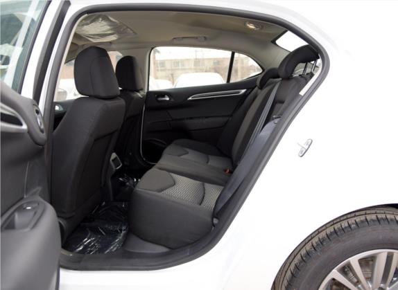 雪铁龙C4L 2015款 1.2T 自动豪华版 车厢座椅   后排空间