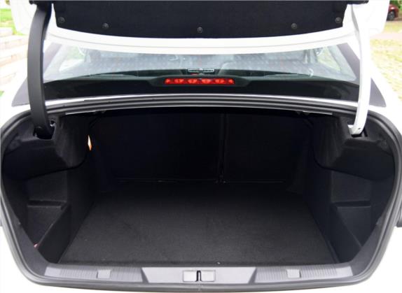 雪铁龙C4L 2016款 1.6T 自动旗舰型 车厢座椅   后备厢