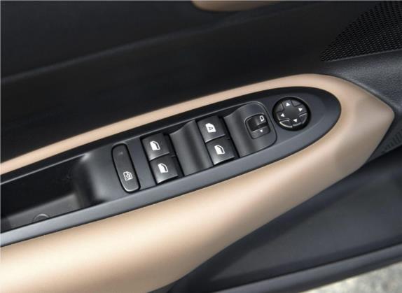 雪铁龙C4L 2019款 230THP 自动领先型 车厢座椅   门窗控制