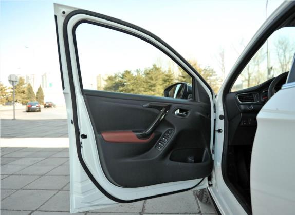 雪铁龙C3-XR 2015款 1.6THP 自动旗舰型 车厢座椅   前门板
