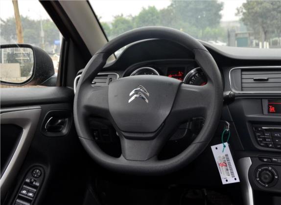 雪铁龙C3-XR 2015款 1.6L 手动时尚型 中控类   驾驶位