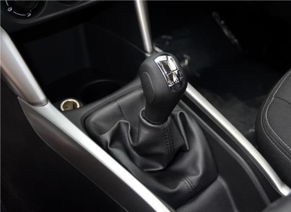 雪铁龙C3-XR 2015款 1.6L 手动时尚型 中控类   挡把