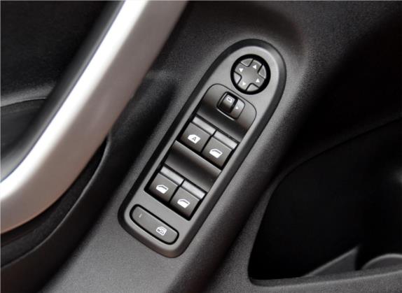 雪铁龙C3-XR 2015款 1.6L 手动时尚型 车厢座椅   门窗控制