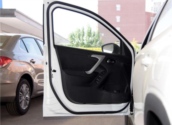雪铁龙C3-XR 2015款 1.6L 自动时尚型 车厢座椅   前门板