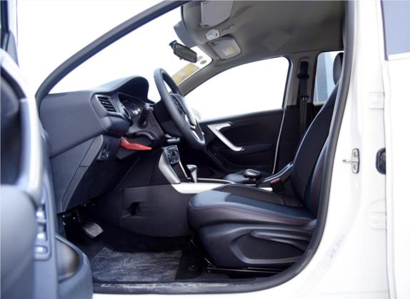 雪铁龙C3-XR 2015款 1.6L 自动先锋型 车厢座椅   前排空间