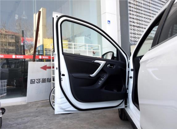 雪铁龙C3-XR 2015款 1.6L 自动先锋型 车厢座椅   前门板