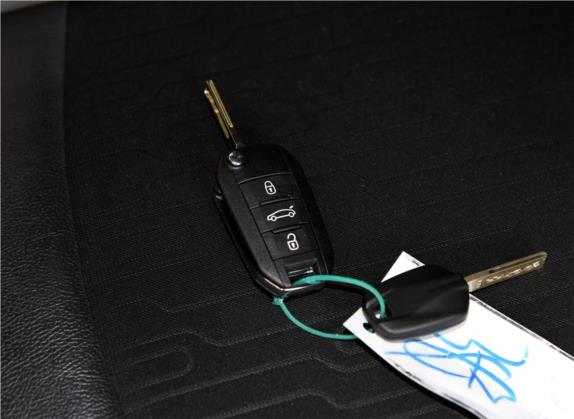 雪铁龙C3-XR 2015款 1.6THP 自动先锋型 其他细节类   钥匙