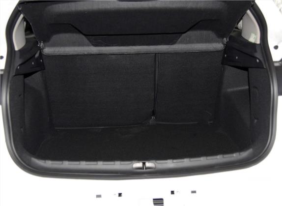 雪铁龙C3-XR 2015款 1.6THP 自动智能型 车厢座椅   后备厢
