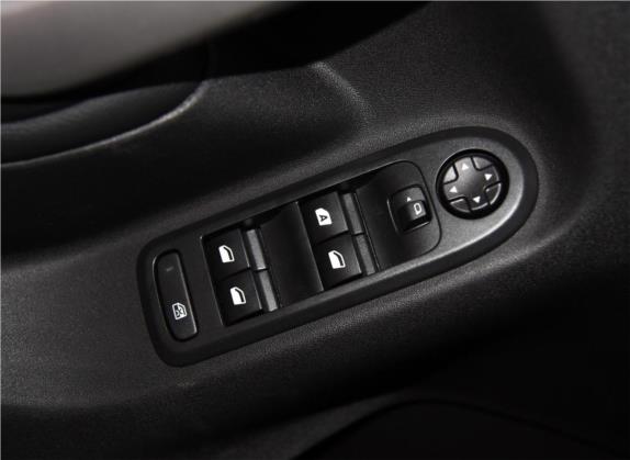 雪铁龙C3-XR 2015款 1.6THP 自动智能型 车厢座椅   门窗控制