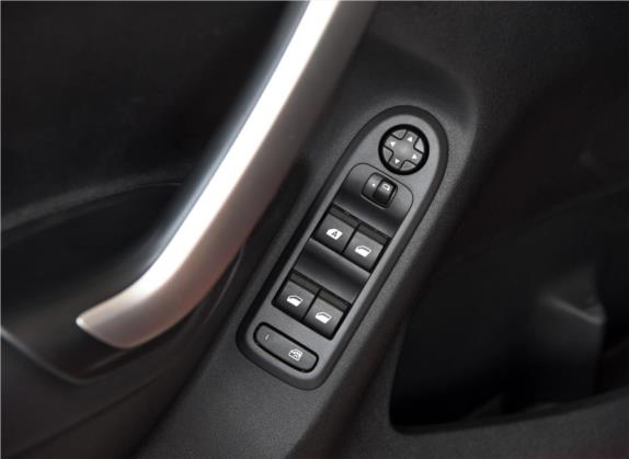 雪铁龙C3-XR 2017款 230THP 自动先锋型 车厢座椅   门窗控制