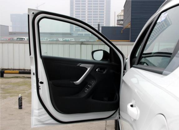 雪铁龙C3-XR 2017款 1.6L 手动时尚型 车厢座椅   前门板