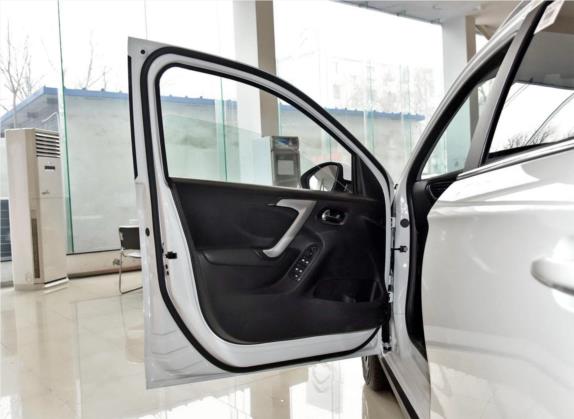雪铁龙C3-XR 2017款 1.6L 自动先锋型 车厢座椅   前门板