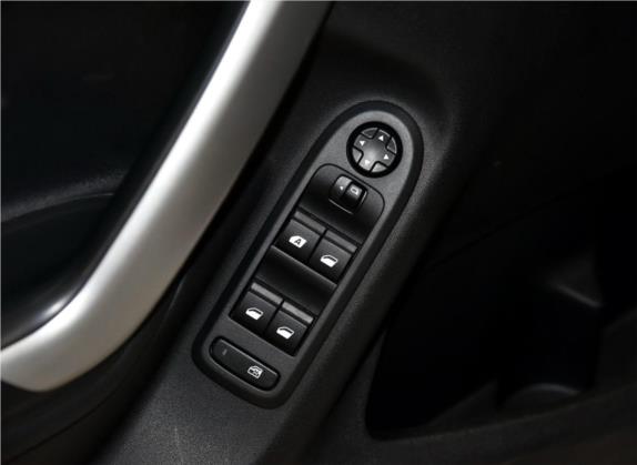 雪铁龙C3-XR 2017款 1.6L 自动先锋型 车厢座椅   门窗控制