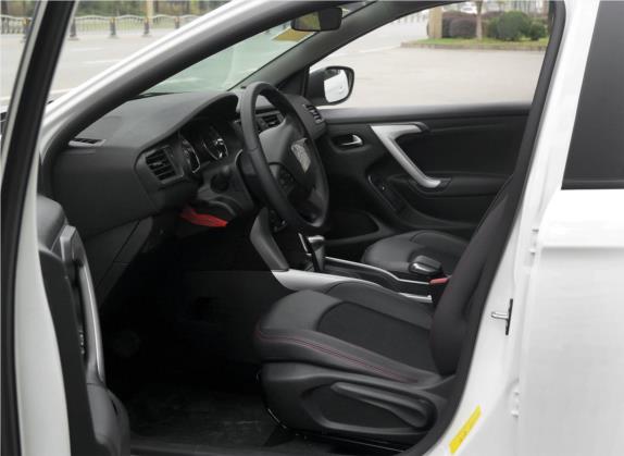 雪铁龙C3-XR 2018款 230THP 自动先锋型 车厢座椅   前排空间